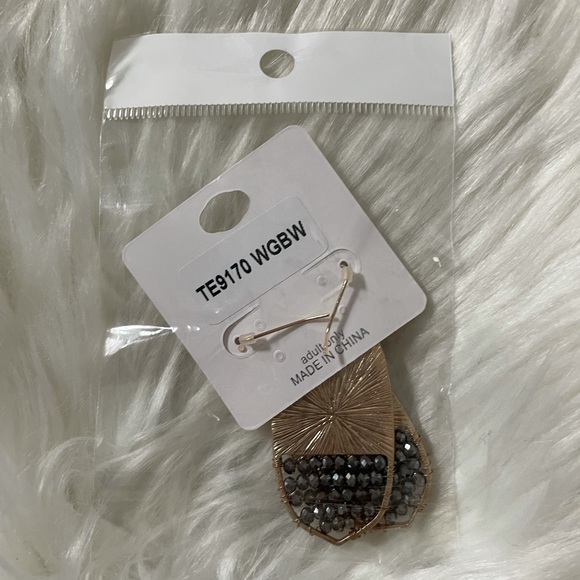 Oval Snakeskin Earrings NWT - Picture 3 of 16